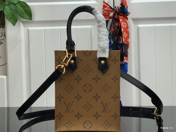 PETIT VUITTON PLAT LOUIS SAC 0819